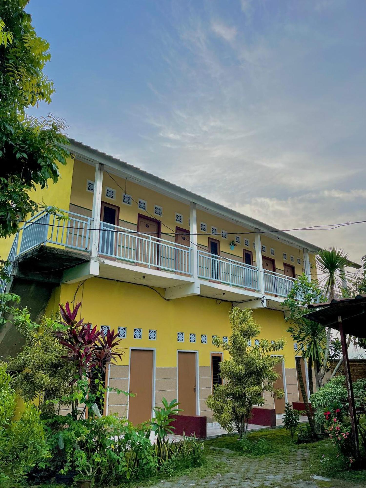 Alan'S Homestay Kuripan  Exterior photo